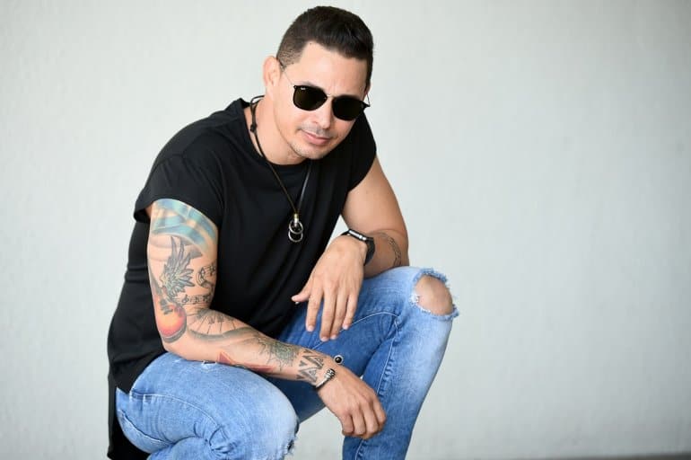 Leoni Torres agradece a sus fans por la lealtad