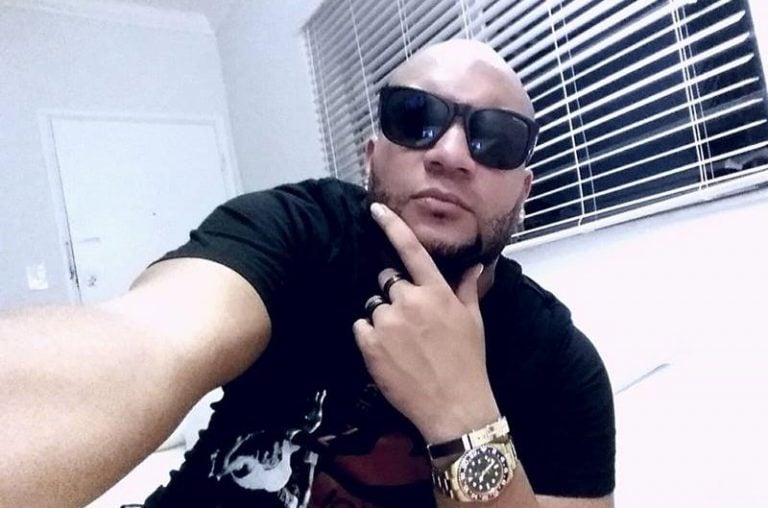 La vida de Insurrecto en Las Vegas: Duerme en su auto y es víctima de golpizas