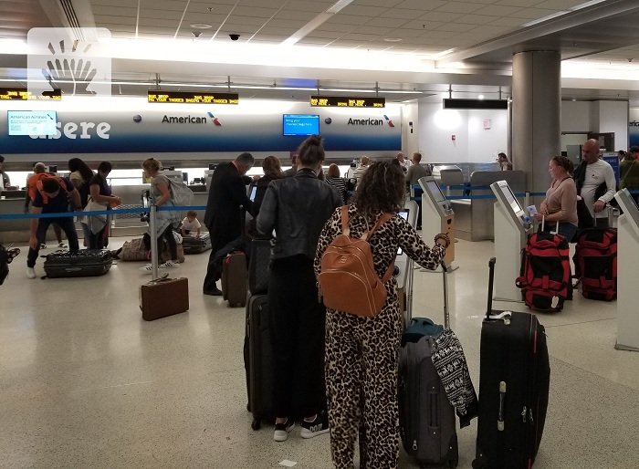 Primer grupo de estadounidenses llega a Miami tras estar varados en Cuba