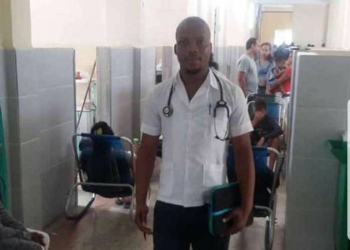 Sibusiso Nqonqo, estudiante sudafricano de la Escuela Latinoamericana de Medicina