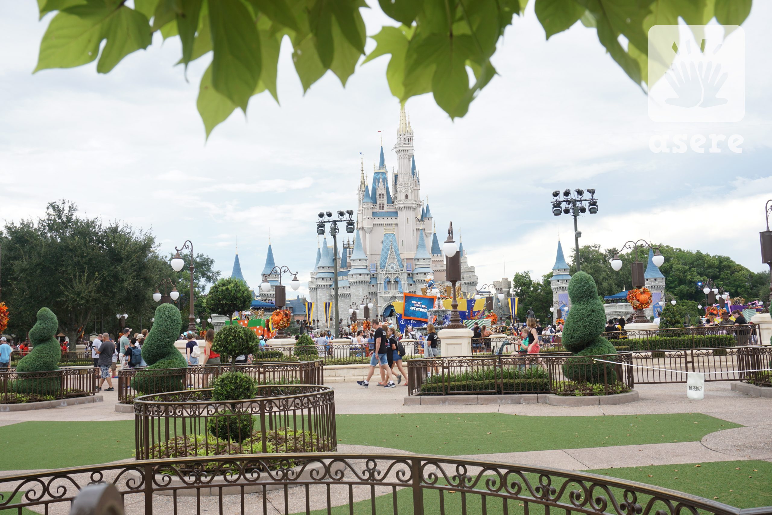 castillo de magic kingdown en disneyworld (1)