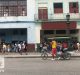 Transeúntes en La Habana