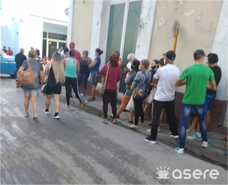 Lo atropelló un vehículo estatal en una cola para comprar yogurt en La Habana