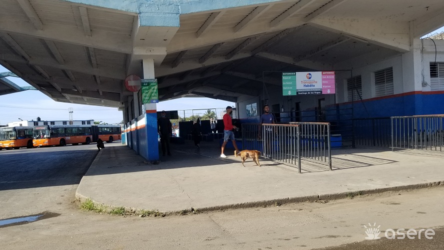 Foto ilustrativa de la estación de ómnibus en Santiago de Cuba. (Foto © Asere Noticias)
