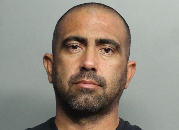 Acusan a cubano de usar piedras para vandalizar robar restaurantes en Miami