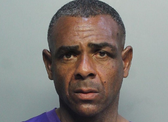 El expelotero cubano Óscar Macías no está desaparecido, se encuentra preso en Miami