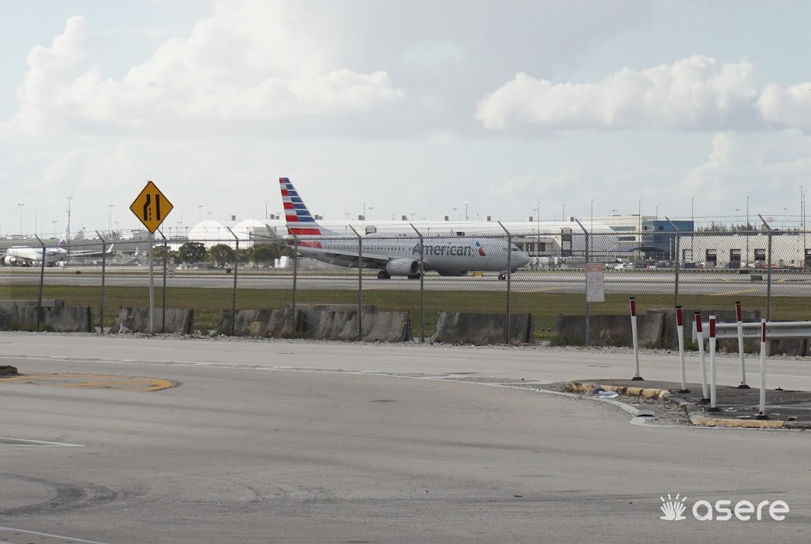 Precios y reducción de equipaje de American Airlines provoca descontento entre viajeros de Miami a Cuba