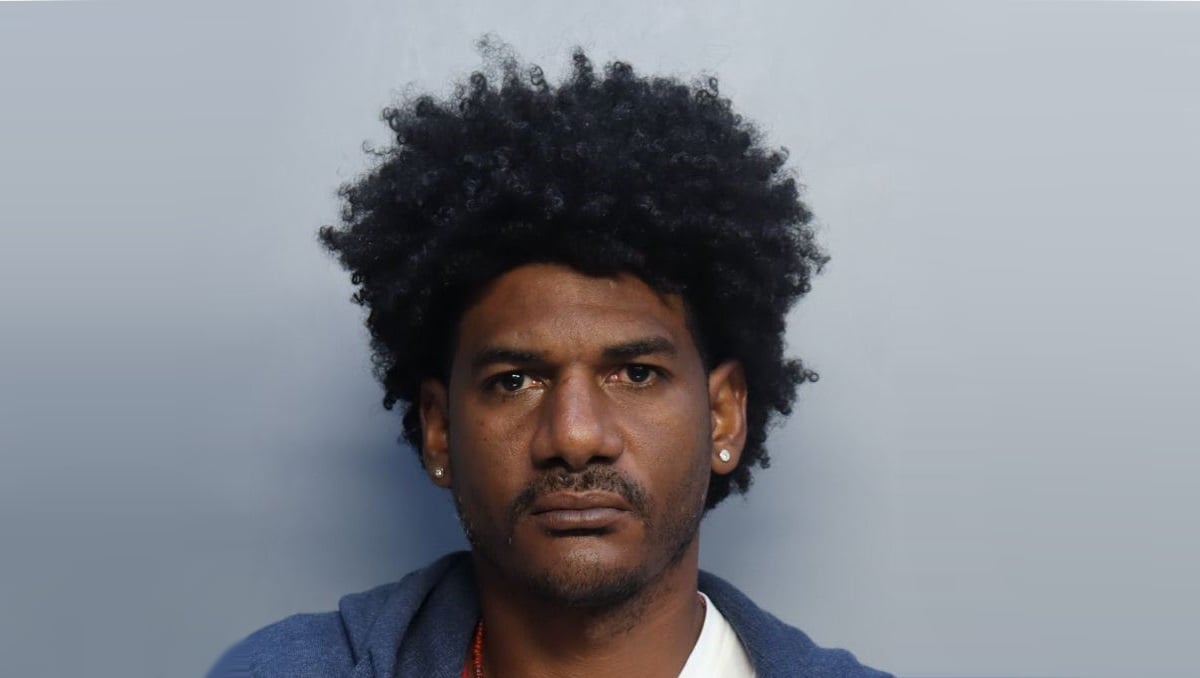 Arrestan a un cubano en Miami por atacar a su compañera de cuarto con un tubo de metal
