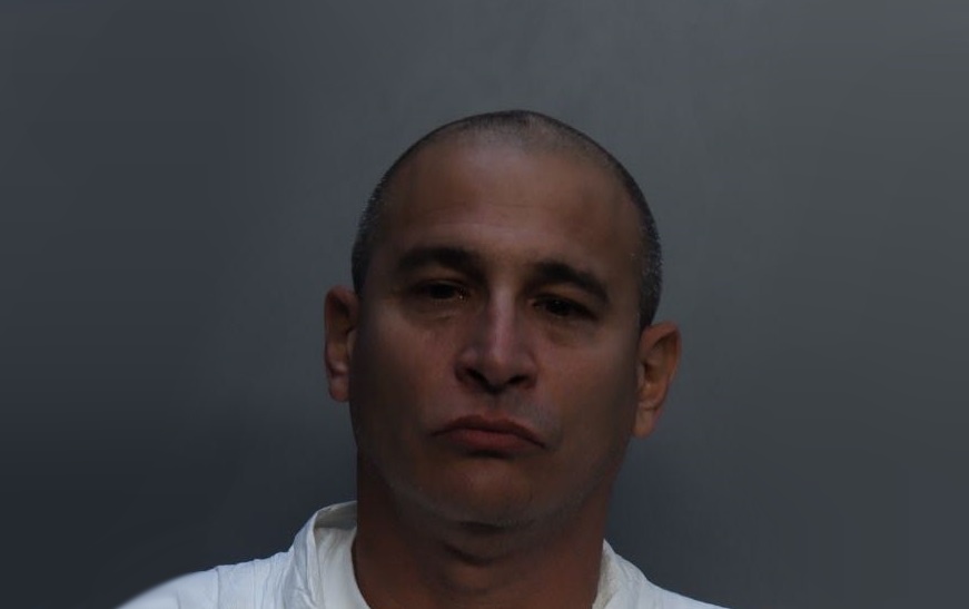 Cubano enfrenta cargos de asesinato tras dispararle a un hombre en un Publix de Miami-Dade