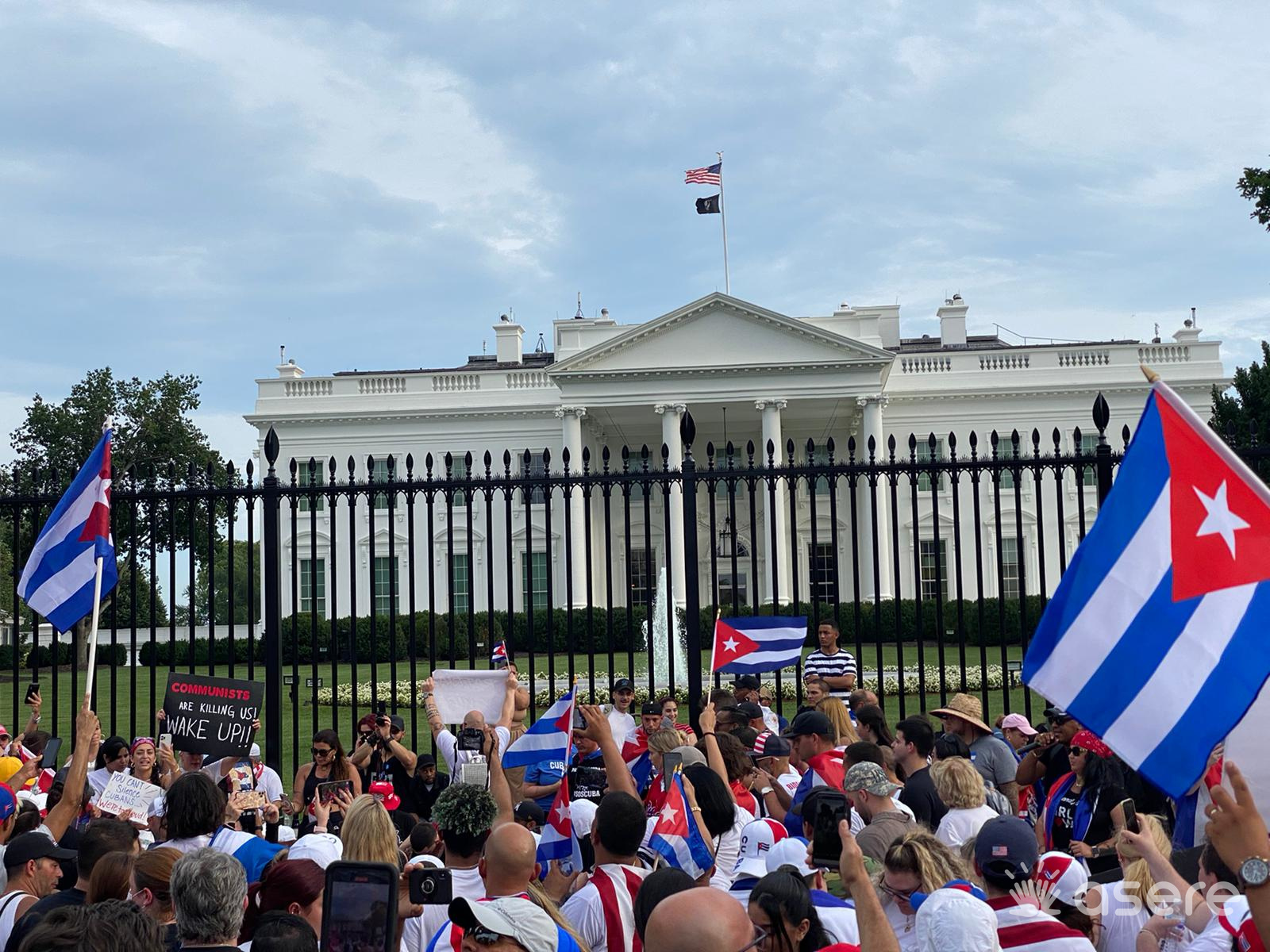 EEUU aprueba que los cubanos con documento I-220A puedan aplicar a la Ley de Ajuste