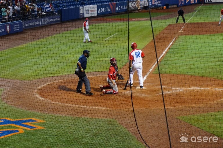 Cuba confirma asistencia al torneo de Harlem ¿una oportunidad de escape para los peloteros?