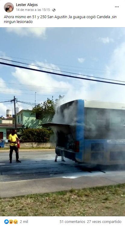 Ómnibus se incendia en La Habana mientras llevaba pasajeros a bordo. (Captura de pantalla: Lester Alejos-Facebook)