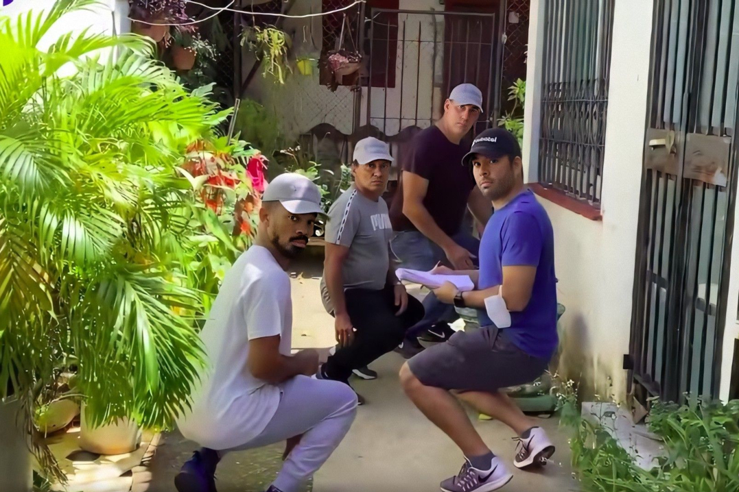 ‘Vivir del Cuento’ haciendo el Drop Challenge de Beyoncé