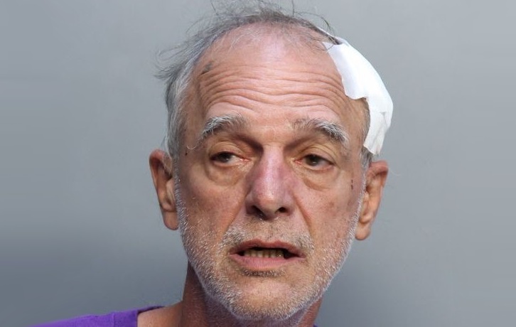 Anciano cubano es arrestado en Miami por apuñalar varias veces a un ciclista