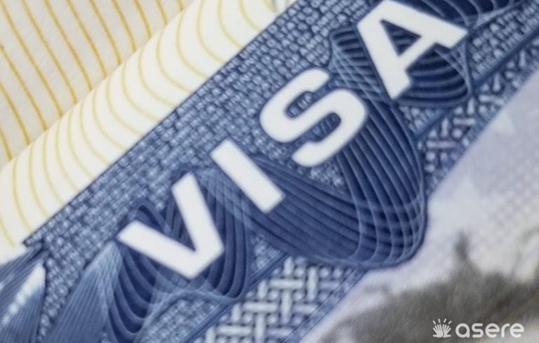 EEUU retira visa a 26 personas por “servir a gobiernos enemigos”