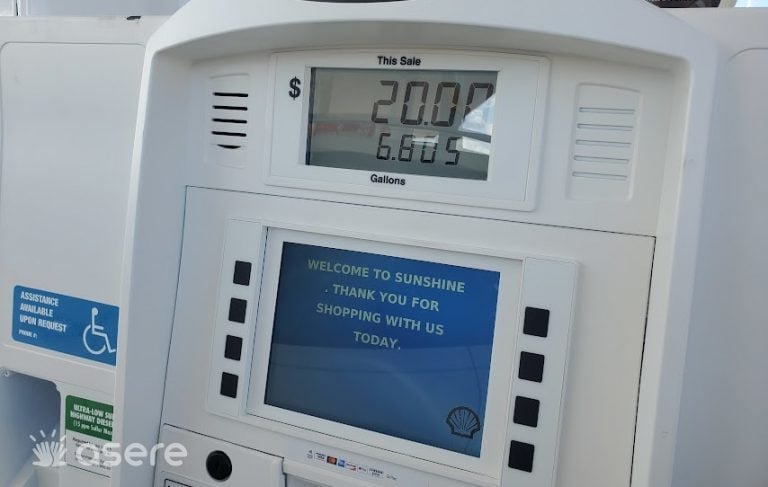 La gasolina se dispara en Florida: aumenta casi 40% en un mes