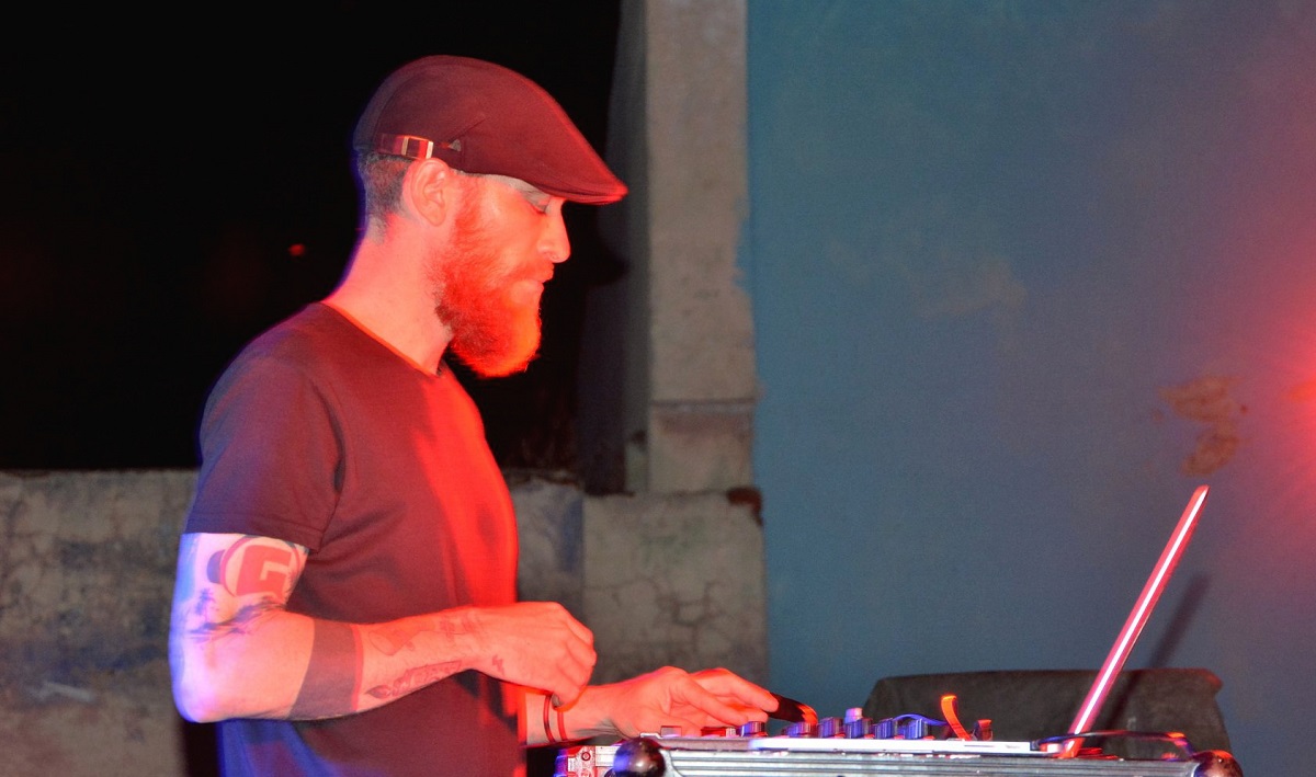 Muere camino a EEUU el DJ Tiko SK8, pionero de la música electrónica en Holguín