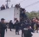 Abandonan a casi 300 migrantes en una caja de tráiler en México