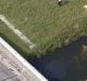 Encuentran un cuerpo dentro de una camioneta sumergida en canal de Miami-Dade