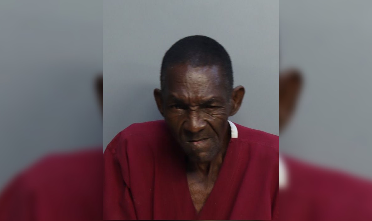 Cubano arrestado por amenazar con un cuchillo a empleados de un local en Miami