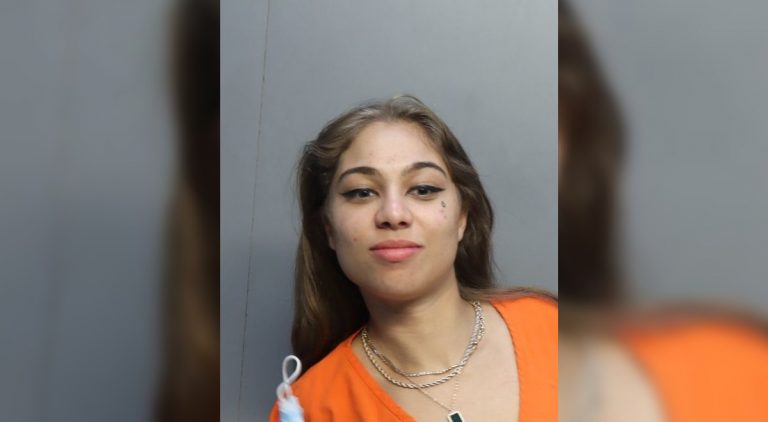 Arrestan a una joven que utilizó Instagram para robar viviendas en Hialeah