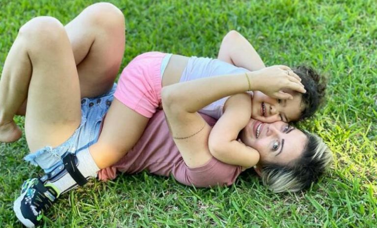 Claudia Valdés vive angustiante momento junto a su hija Lucía