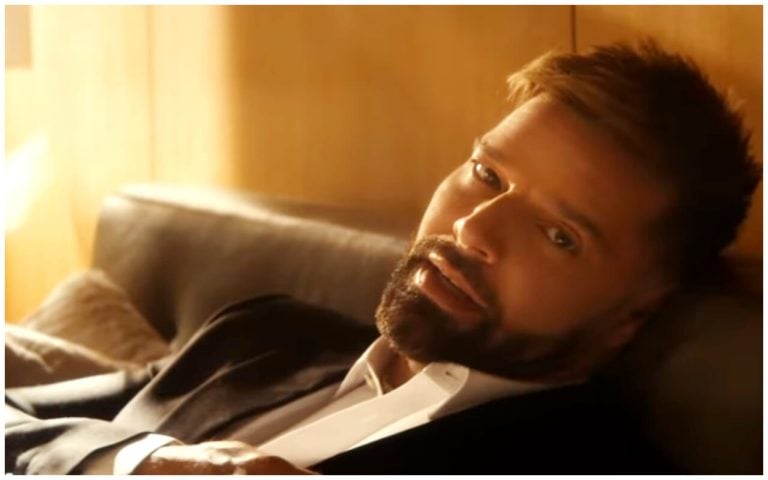 Ricky Martin sorprende a empleados de una cafetería de Miami: “Ahí dice gratis”
