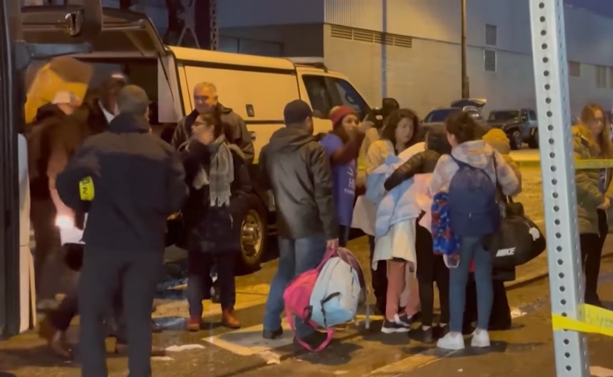 Texas envía un autobus con migrantes cubanos a Filadelfia