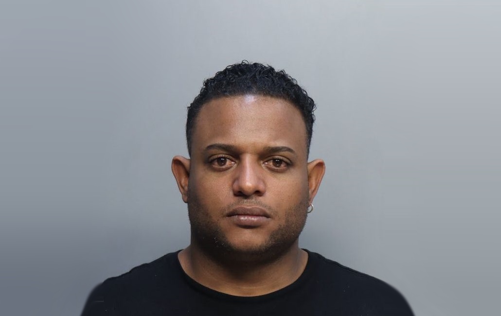 Arrestan a un cubano que se hizo pasar por policía en Hialeah