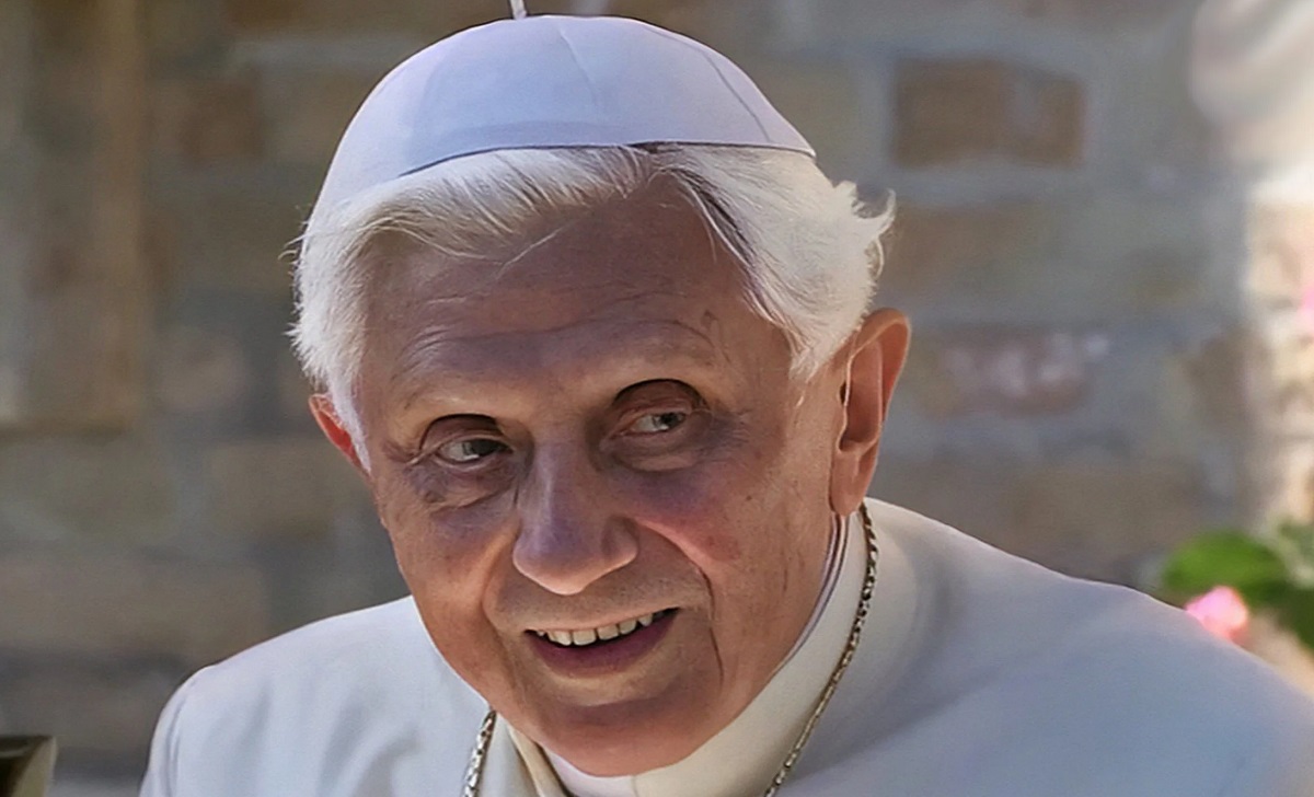 El papa emérito Benedicto XVI fallece en el Vaticano.
