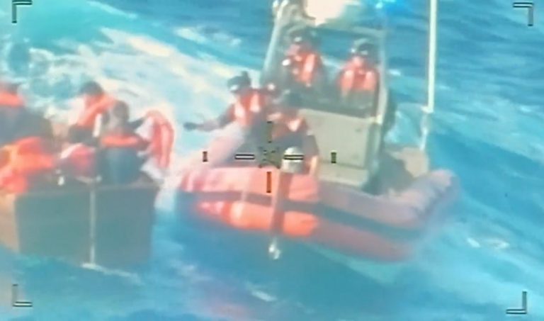 Balsero cubano sobrevivió 11 días a la deriva y terminó deportado: esta es su historia
