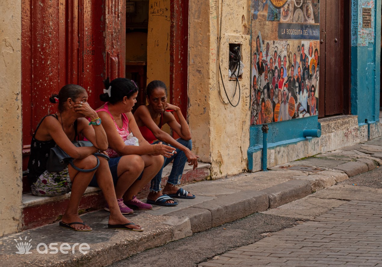 Abren una línea de apoyo para mujeres víctimas de la violencia en Cuba
