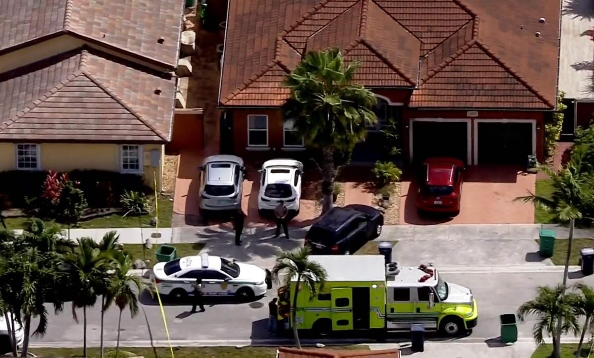 Encuentran cinco cuerpos con heridas de bala en una casa de Miami Lakes