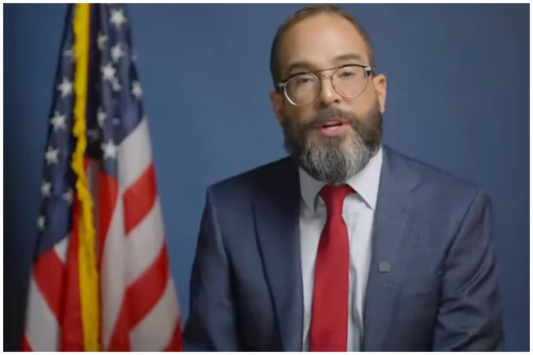 Alex Otaola inicia su campaña por la alcaldía de Miami-Dade: “Hagámoslo diferente”