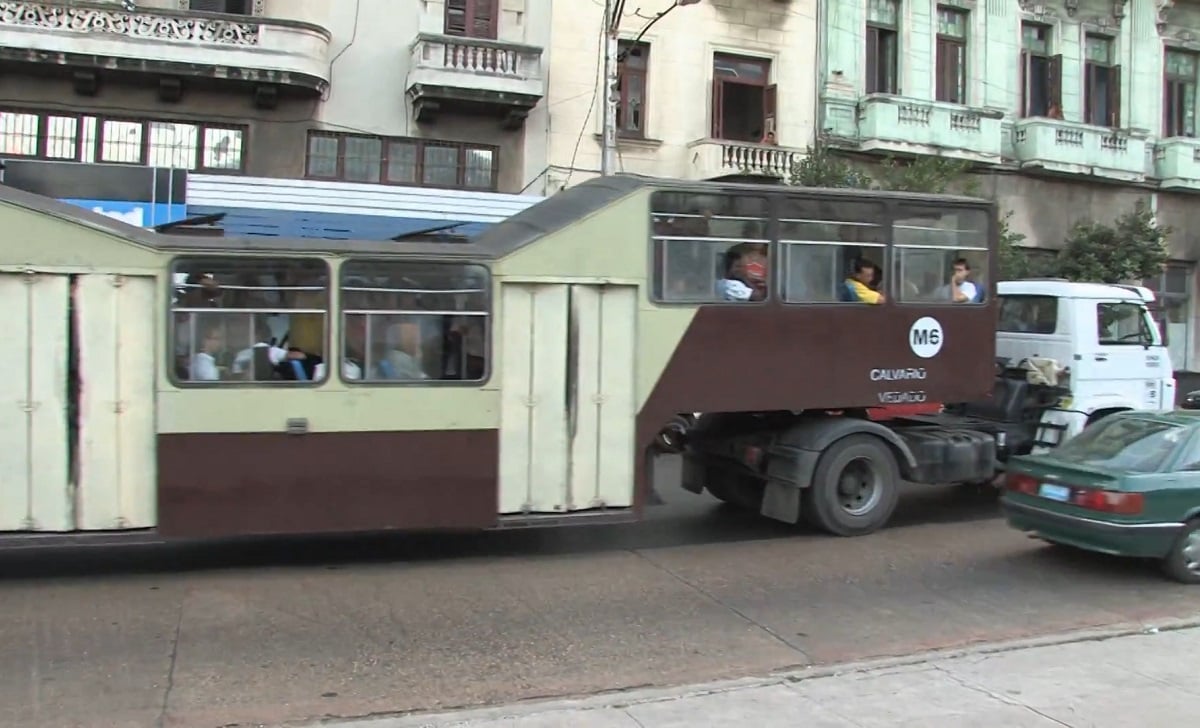 Crisis de transporte en Cuba: regresan los “Camellos” a Isla de la Juventud