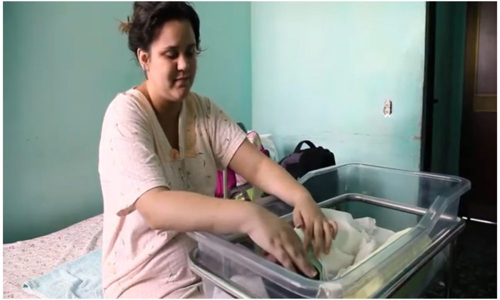 Cuba registra más de 20 embarazos adolescentes en una escuela de la Isla de la Juventud. (Captura d epantalla: UNFPA-Cuba-YouTube)