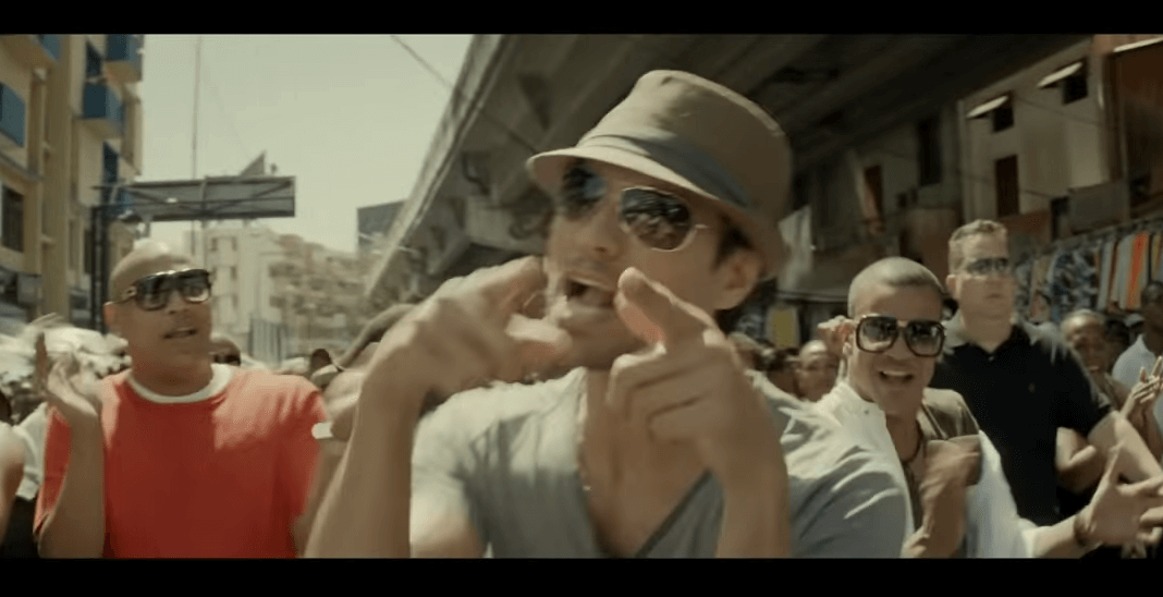 Enrique Iglesias Gente De Zona (Captura de pantalla. Enrique Iglesias- YouTube)