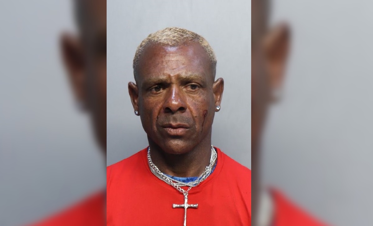 Florida: expelotero cubano Oscar Macías fue arrestado por amenazar a varias personas con un machete