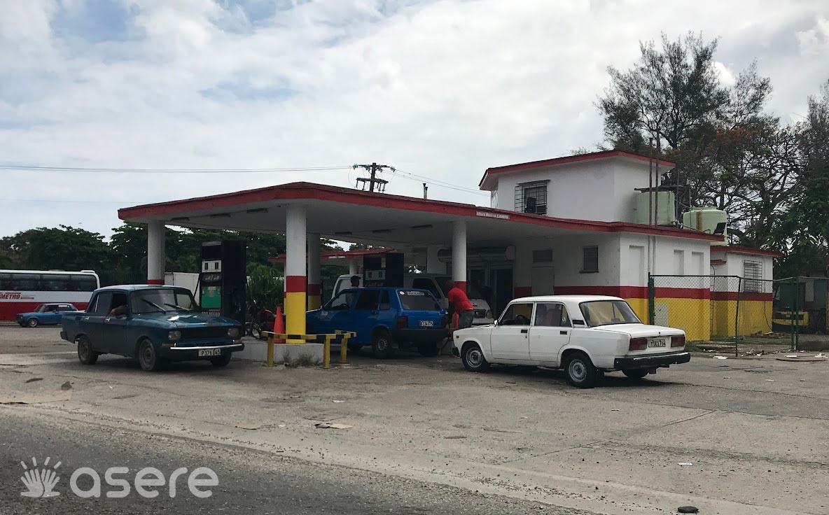 Gobierno cubano limitará la venta de combustible en La Habana debido a la escasez