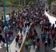 México permite libre tránsito a caravana migrante que se abre paso por el país. (Captura de pantalla: Noticias Telemundo-YouTube)