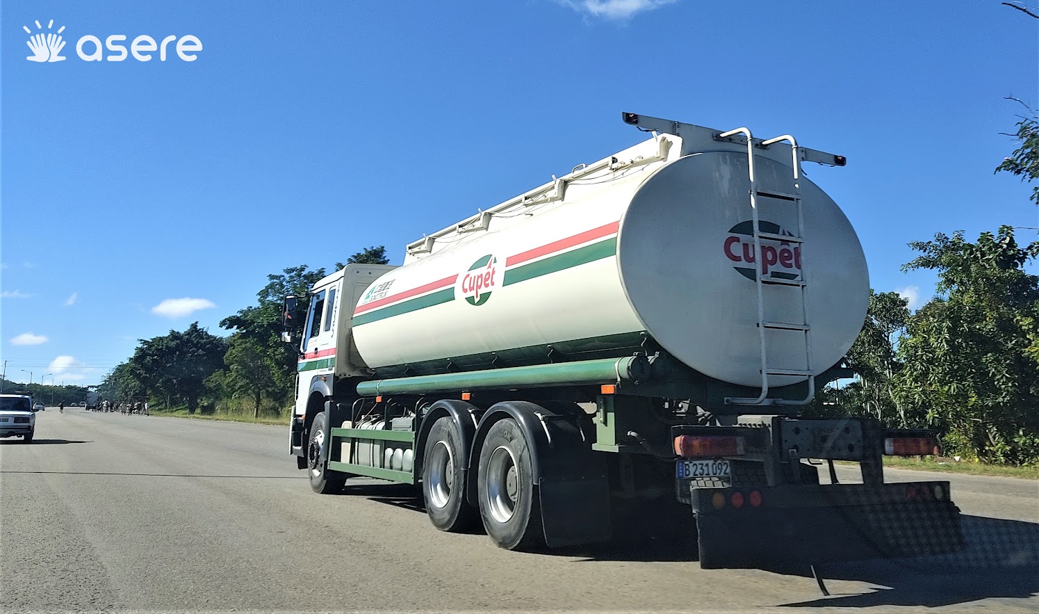 Pipa de combustible se vuelca en la provincia de Mayabeque