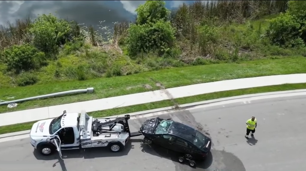 Auto con cinco adolescentes cayó en un estanque al sur de Florida: no hay sobrevivientes