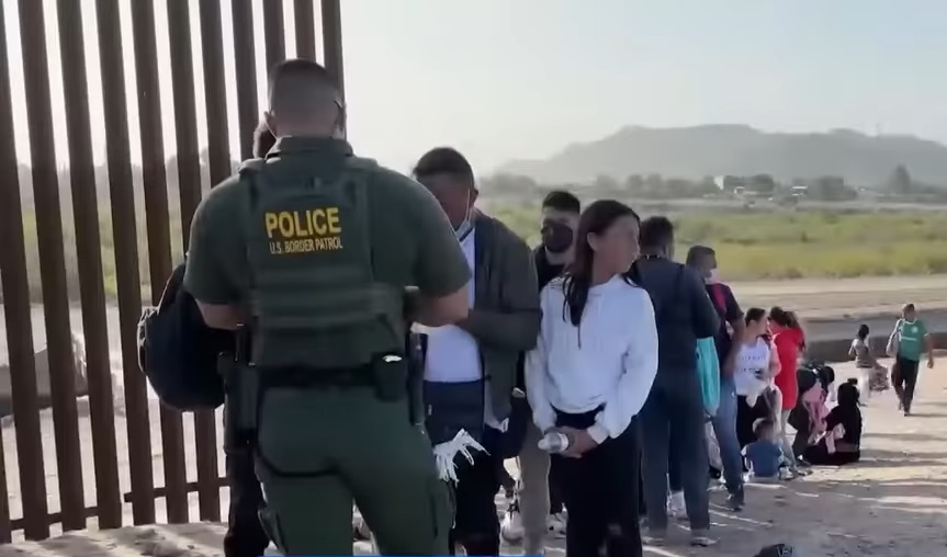 CBP One suspende citas para asilo en Laredo tras denuncias de extorsión