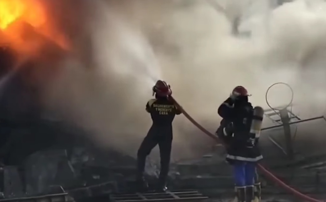 Bombero lesionado durante incendio en Astilleros de Manzanillo se encuentra grave