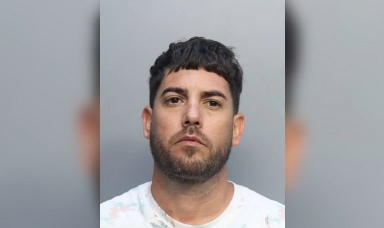 Cubano de Hialeah arrestado por atacar a un vecino que se quejó del volúmen de su música
