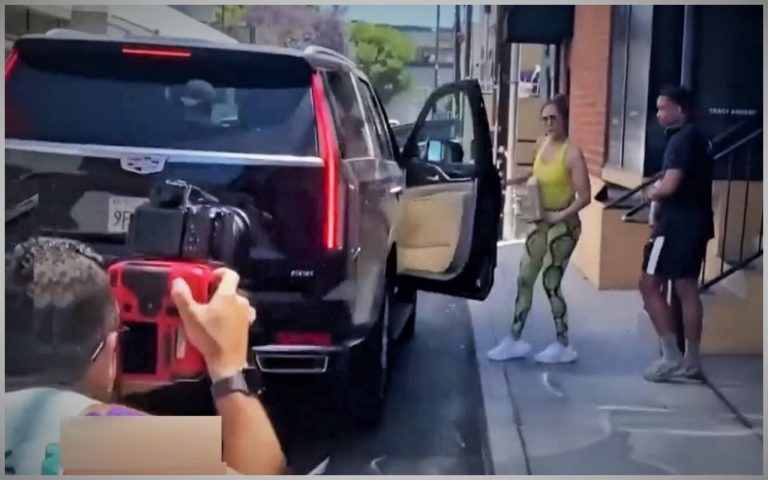 Jennifer López estalla contra los paparazzi afuera del gym ¡Les gritó insultos!
