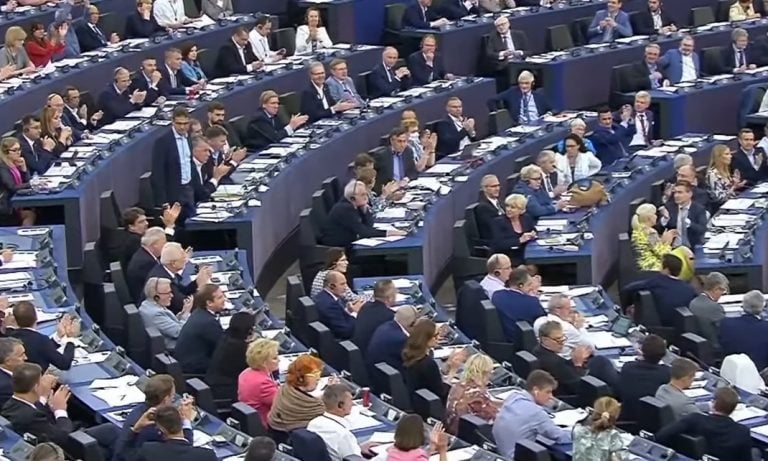 Parlamento Europeo rechaza violaciones de derechos humanos en Cuba