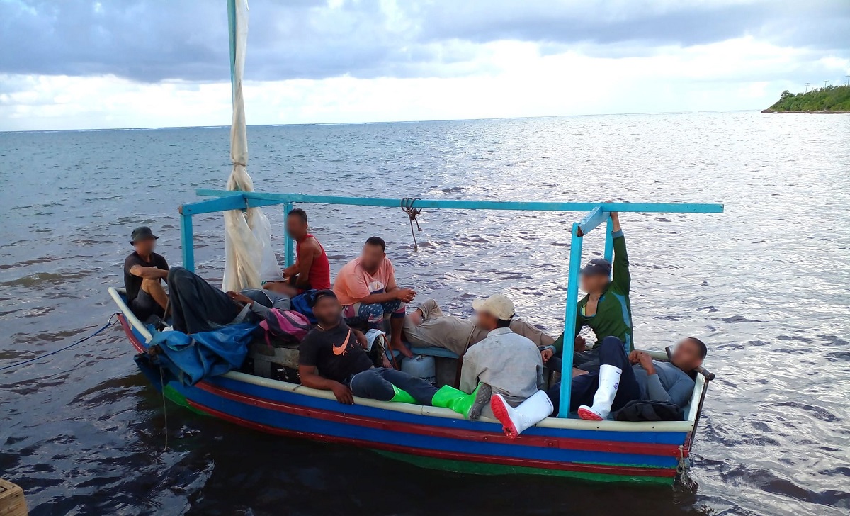 10 balseros cubanos arribaron a Islas Caimán. (Foto: Cayman Islands Customs and Border Control - CBC-Facebook)