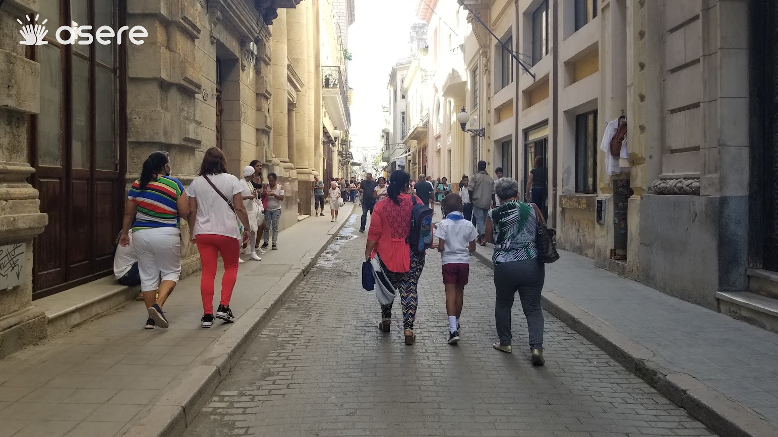 Más de la mitad de los ciudadanos dentro de Cuba desea emigrar