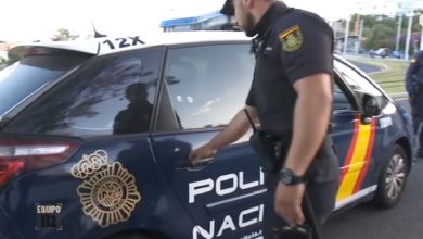 Oficiales de policía en Islas Canarias. (Captura de pantalla: TelevisionCanaria-YouTube)